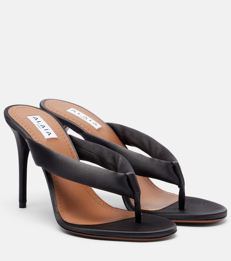 Alaïa Padded thong sandals in Anthracite