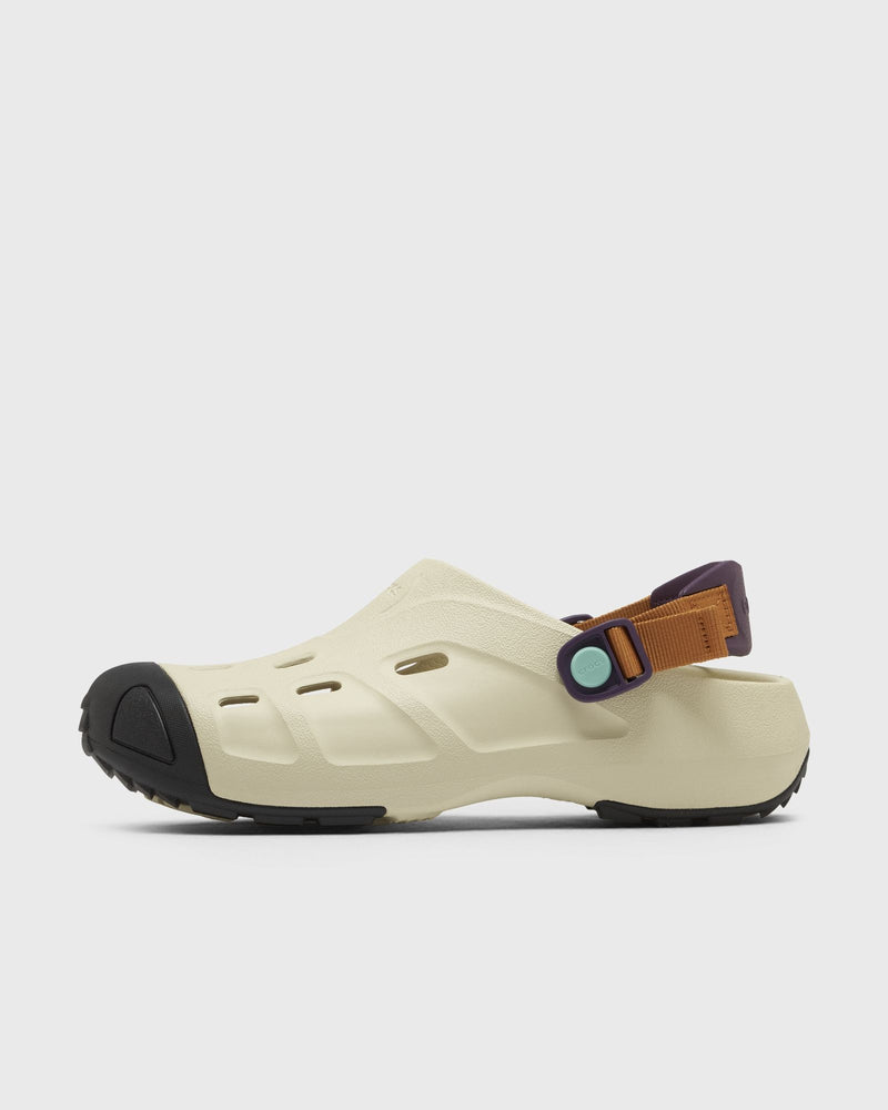 Crocs Quick Trail Clog Beige
