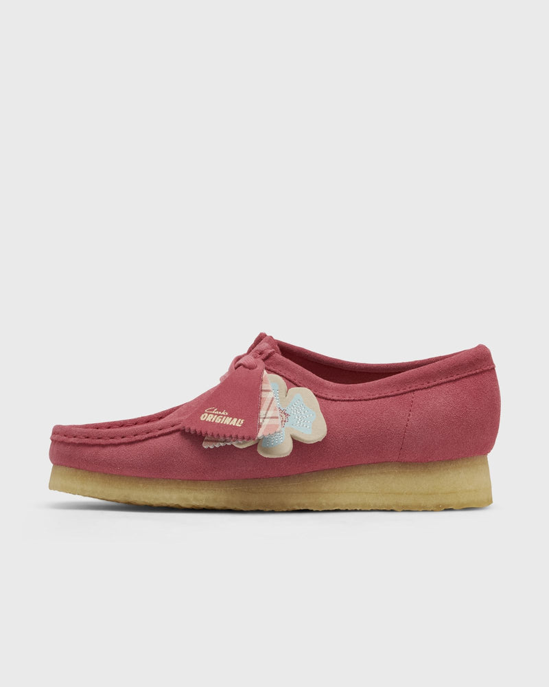 Clarks Wallabee. Pink
