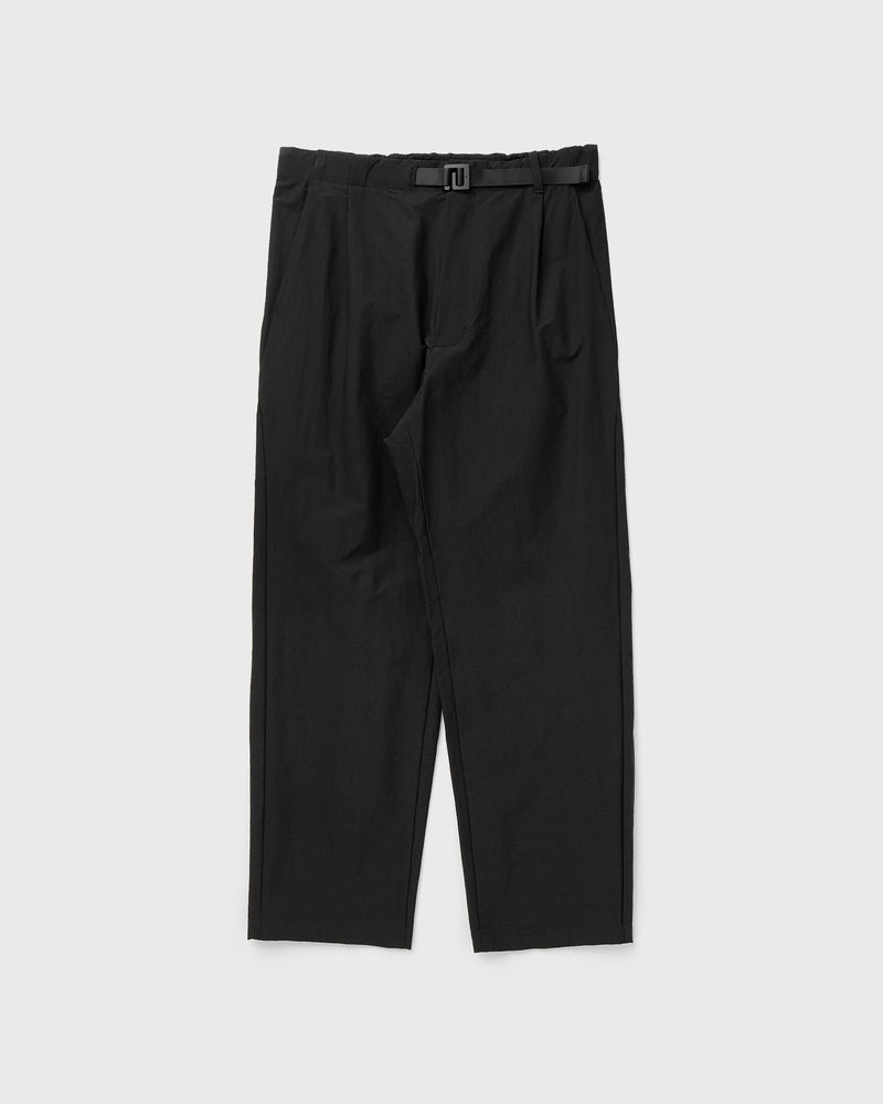 Goldwin One Tuck Tapered Ankle Pants Black