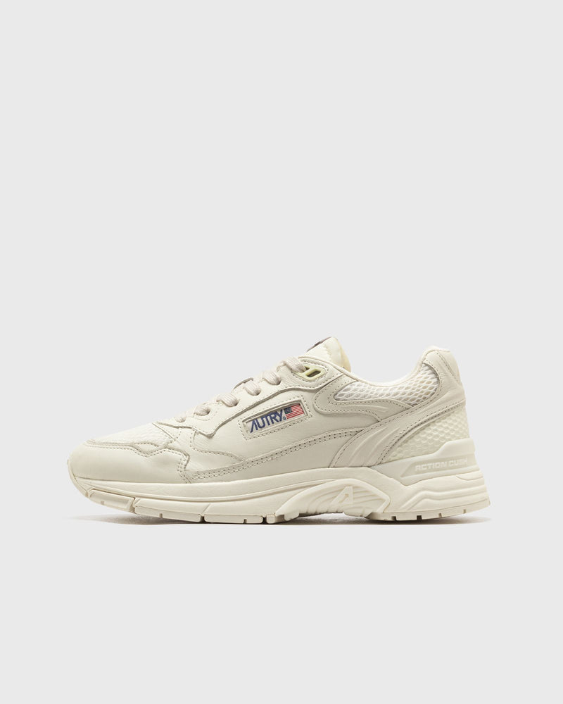 Autry Action Shoes Womens Hyperway Low White