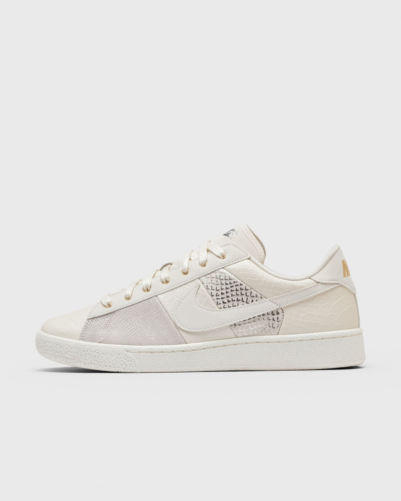 Nike Tennis Classic Cs Prm Wtch Bnd White