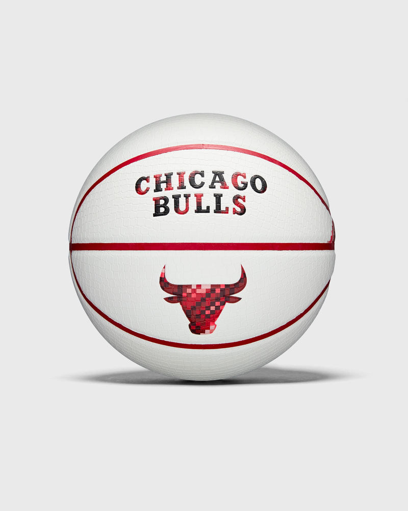 Wilson NBA Team Pixel Basketball Chicago Bulls Size 7 White