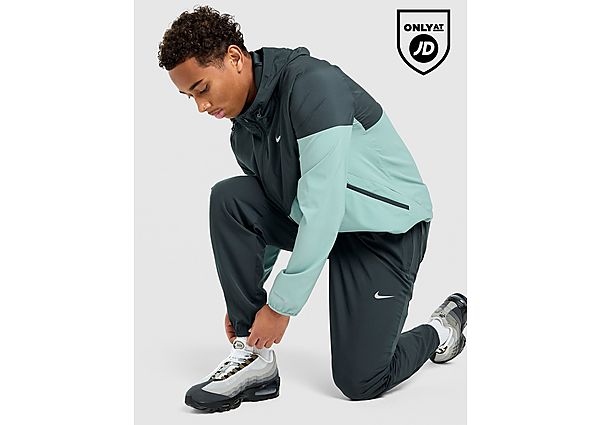 Nike Challenger Woven Track Pants green