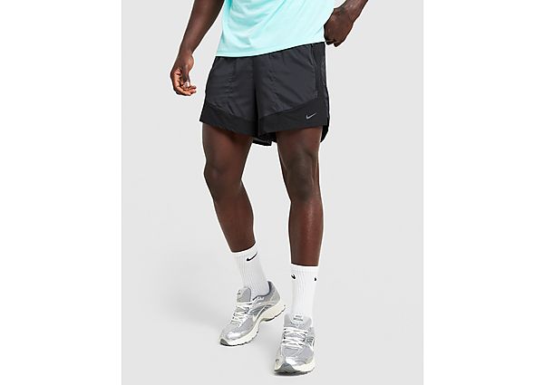 Nike Stride Plus Shorts black
