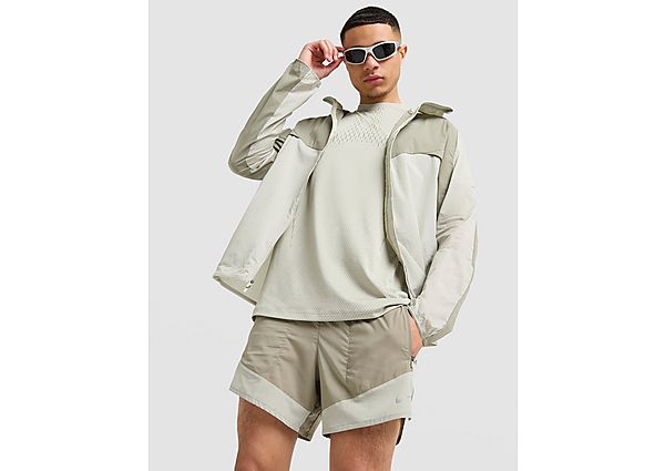 Nike Stride Plus Shorts green