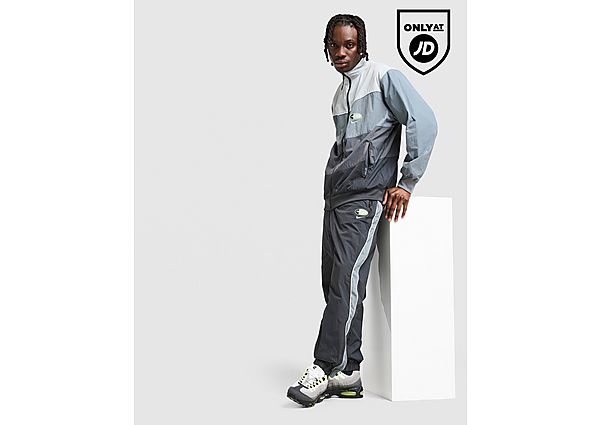 Nike Air Max 95 Woven Track Top grey